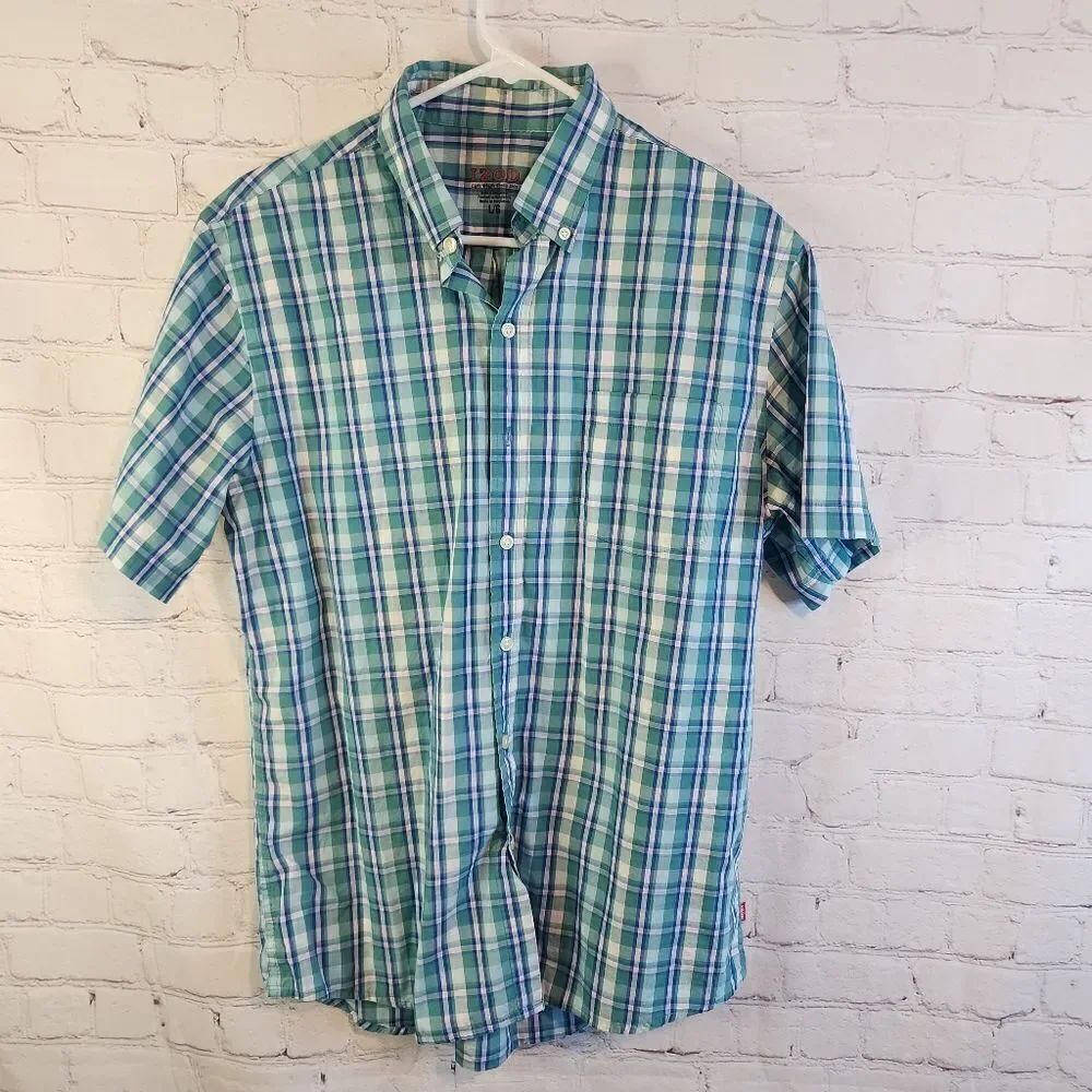 Men's Izod button up shirt, size large